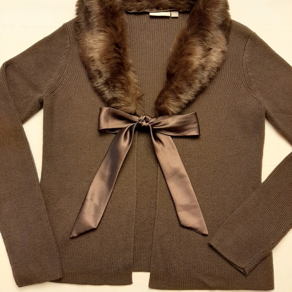 Cardigan w/faux fur removable collar